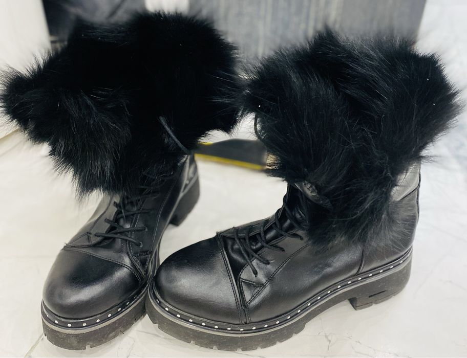 Дамски боти с естествен косъм