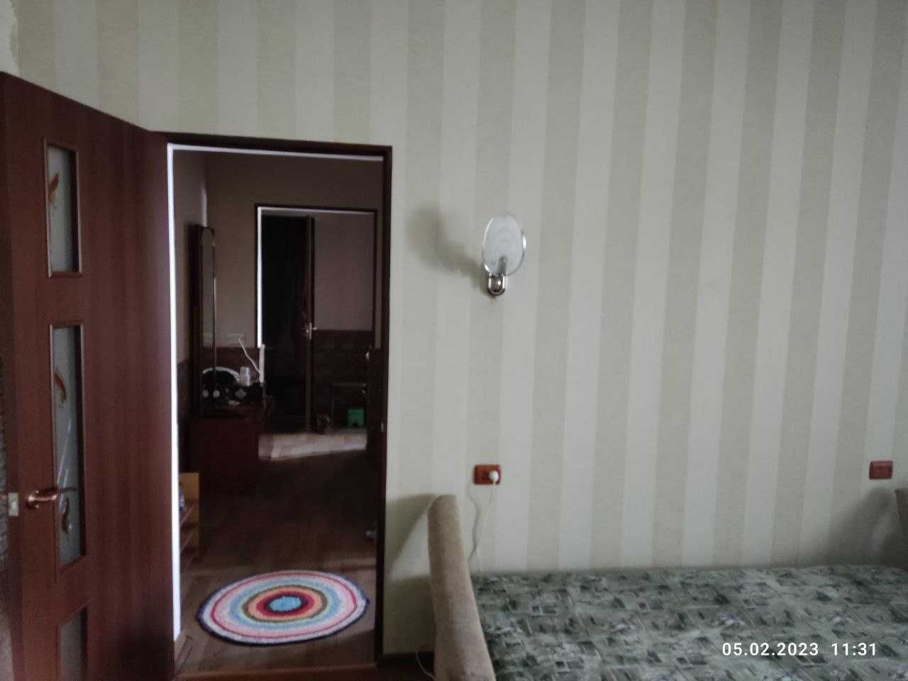 Продаётся на Юнусабаде 14 кв. 2/8/9,рядом с метро Туркистон.63.000