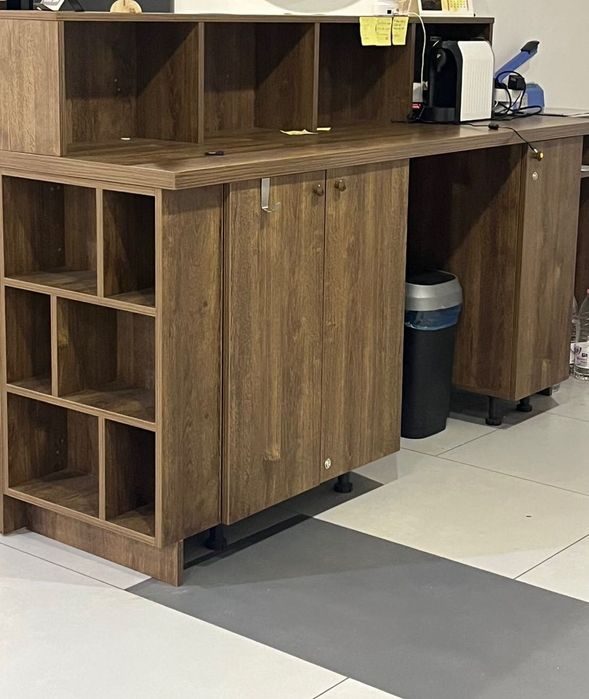 Стелажи, оборудване