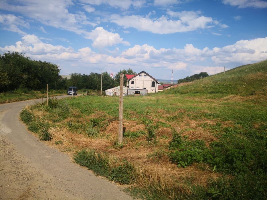 Vând teren intravilan Racaciuni