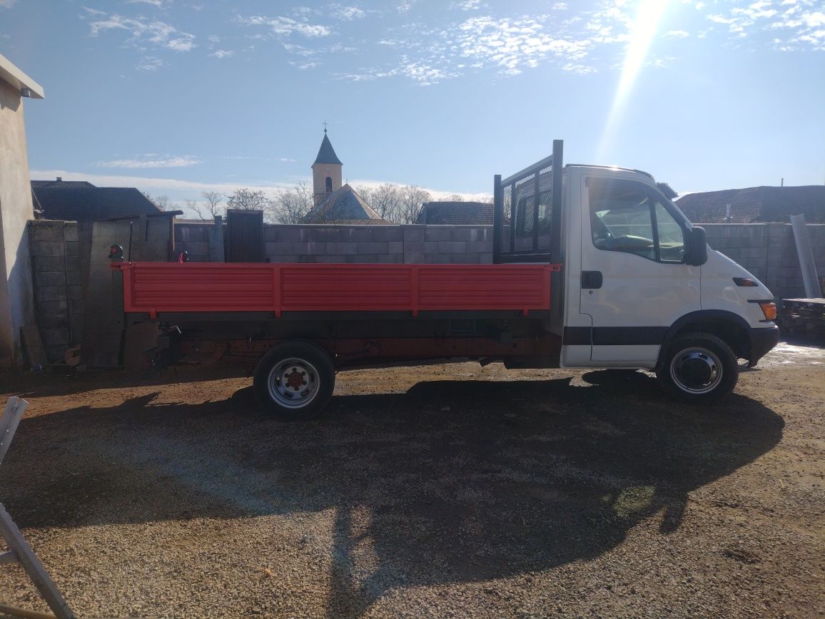 Bena iveco daily basculabila