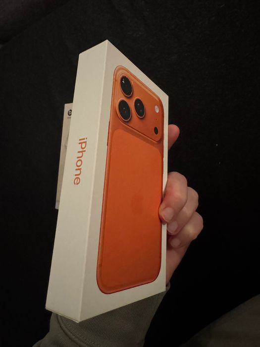 vând iphone de 256 nou sigilat cu husă originala!!