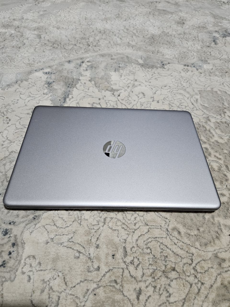 hp Notebook  sotiladi