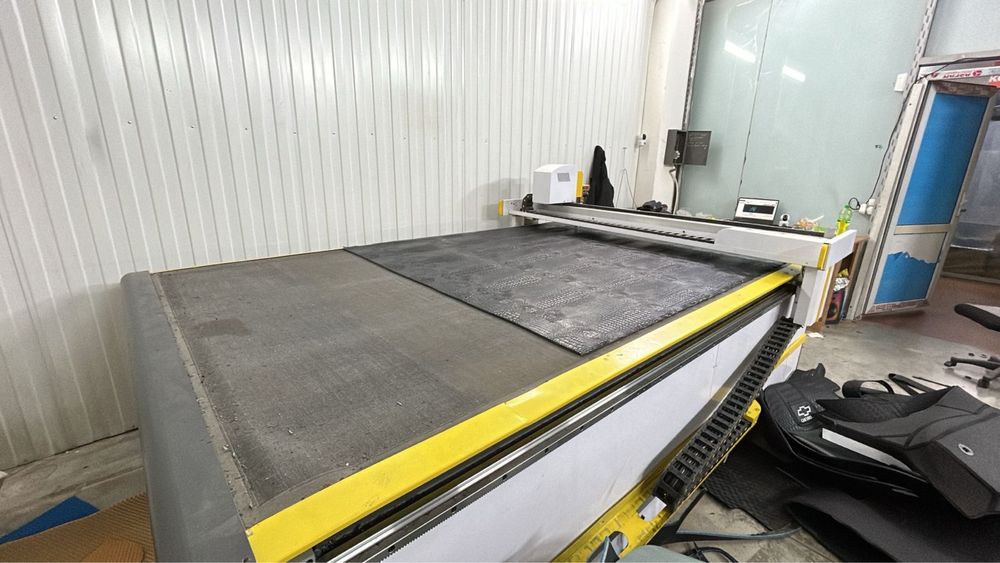 Лазерный станок для резко накидка и полик