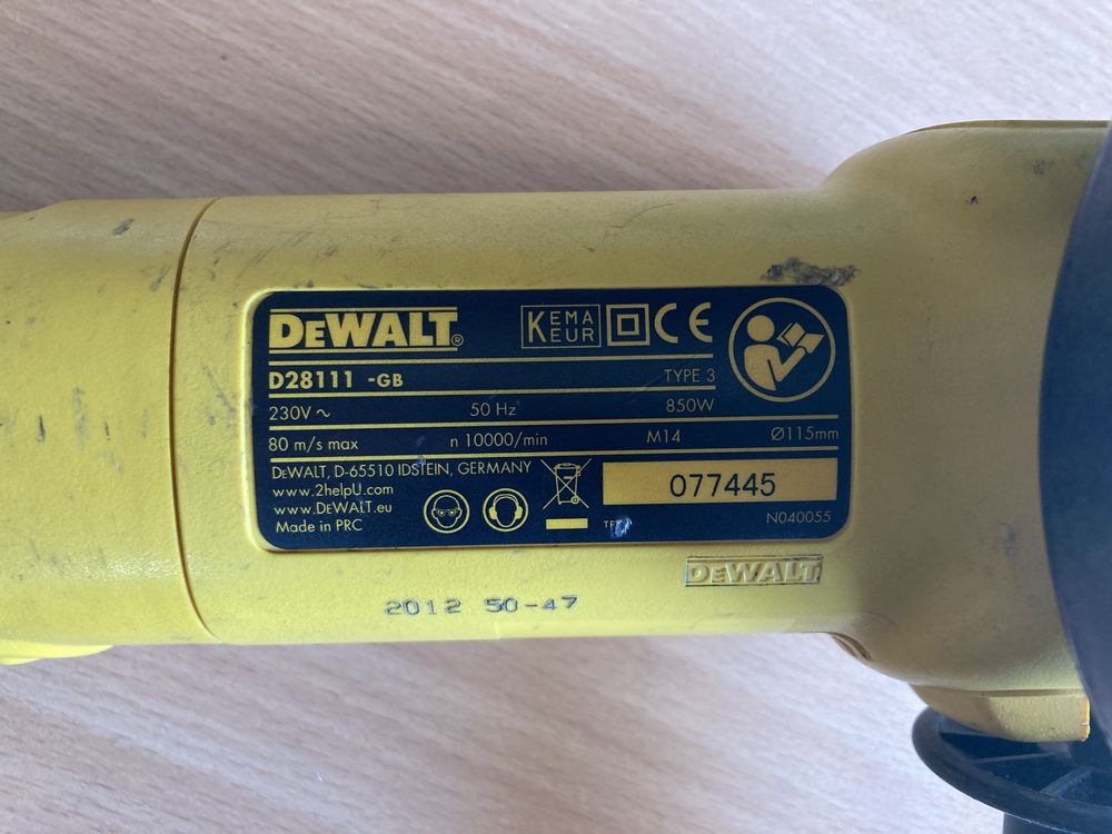 Малък ъглошлайф Dewalt