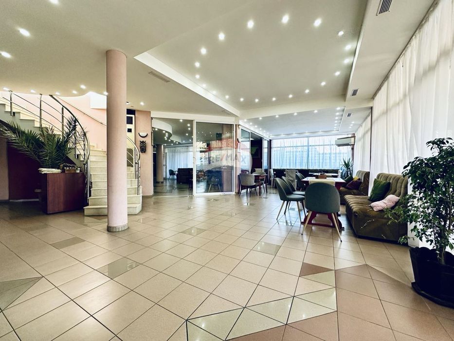 Хотел с ресторант, басейн и spa център за продажба, гр. Балчик, Я.И.