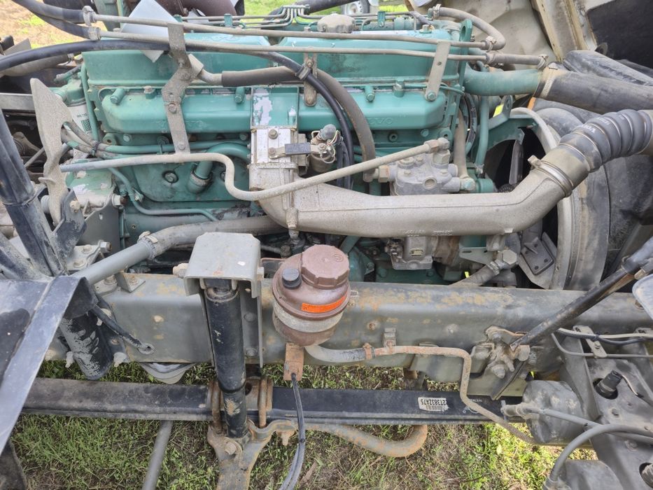 Volvo 7.5t basculabil macara