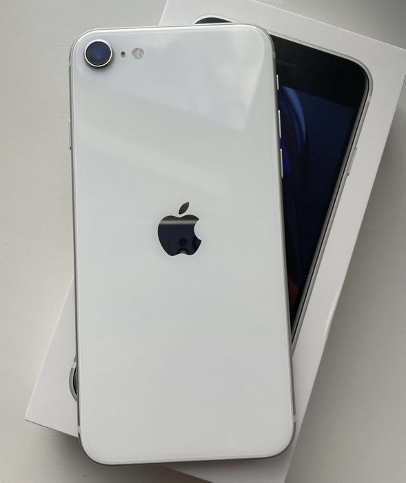 Продам iPhone SE