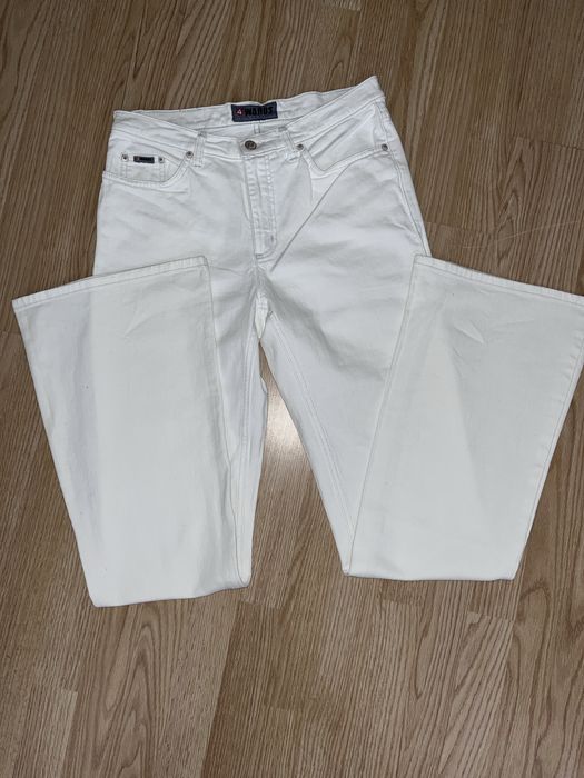 Blugi evatati de dama (WARDS)