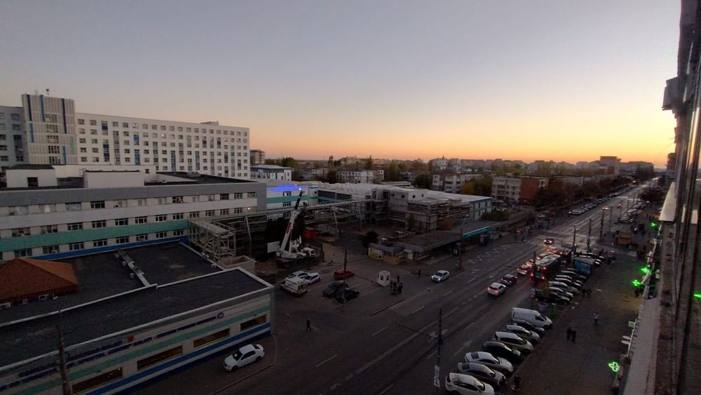 Proprietar închiriez apt 2 camere decom – 60 mp + balcon 11 m MICRO 18