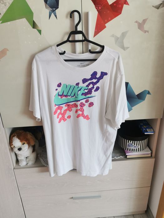 Vand tricou nike, pret 80 ron