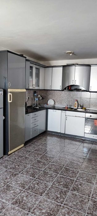 Продава се Тристаен апартамент в София, Студентски град - 164000 кв.м за 2 €/кв.м - Снимка #17