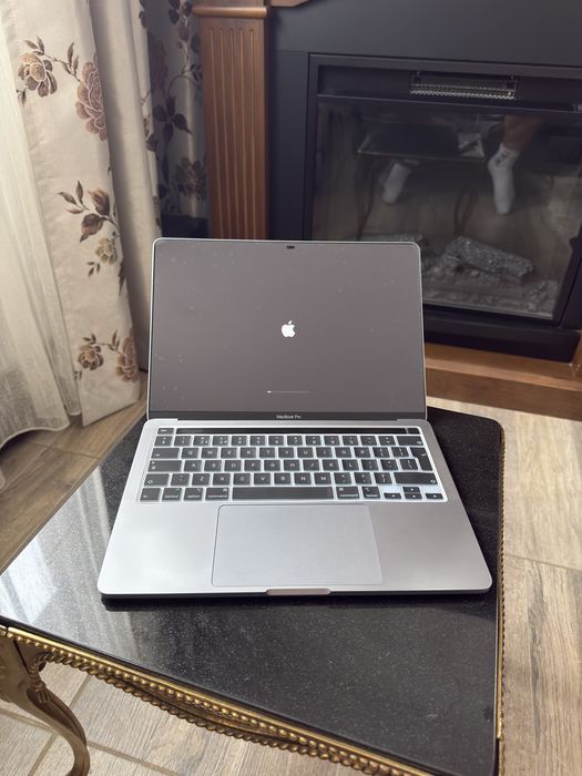 MacBook Pro 13 4TB3 Ports 16Gb Ram 512Gb NVMe