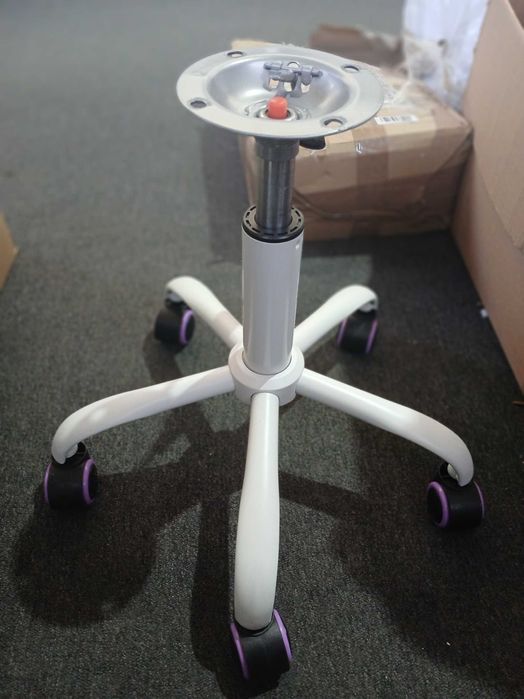 Baza scaun reglabila 42-55 cm, cu roti negre si mov, alb