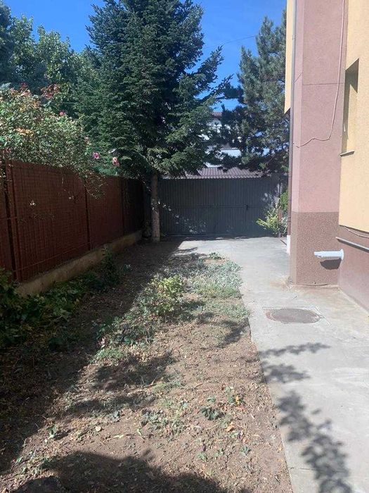 Inchiriez casa 10 camere Prelungirea Ghencea pretabil camin de batrani