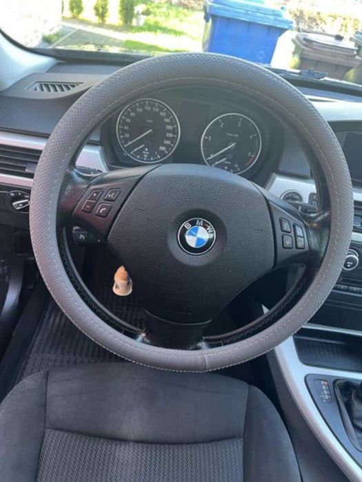 Продавам BMW 320 D