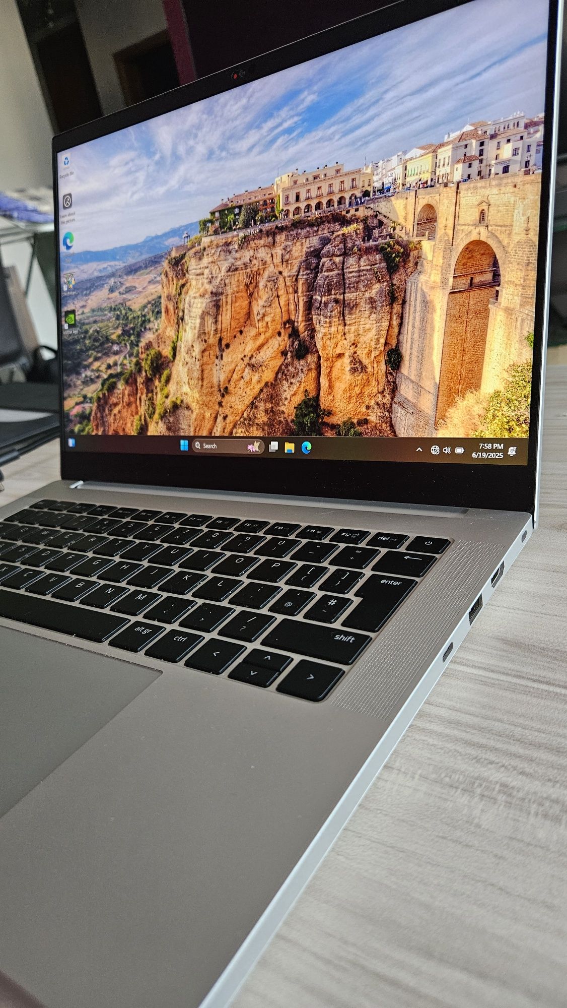 Razer Blade 14 2023 RTX 4070 2k 240hz