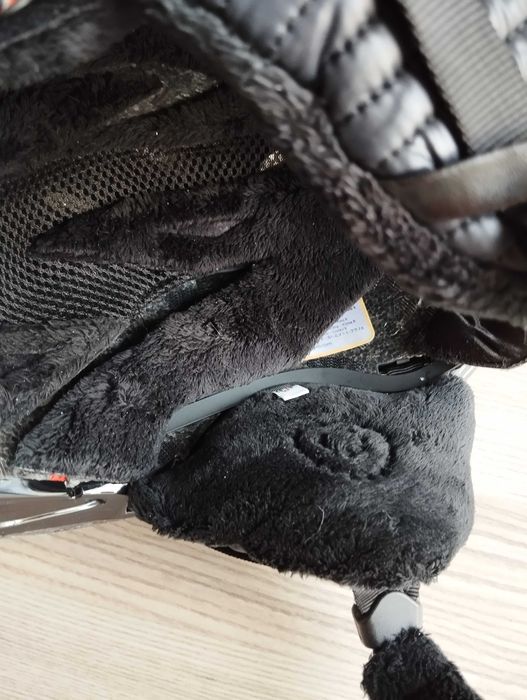 2 бр. каски  за ски и сноуборд - цена от 35 лв до 55 лв.