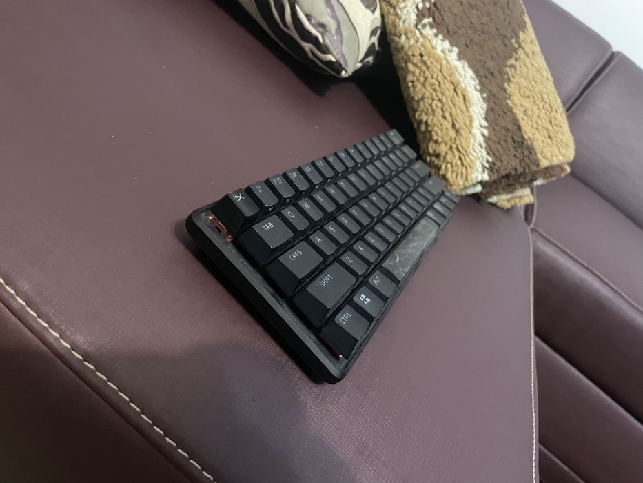 Tastatura HyperX. Stare Perfecta. Merg toate tastele.
