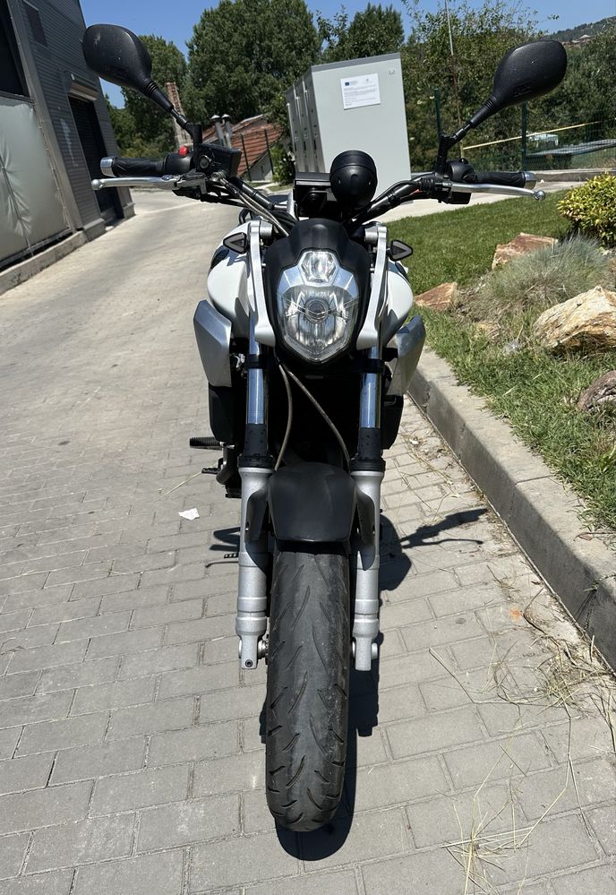 Продавам Yamaha MT-03 White perl