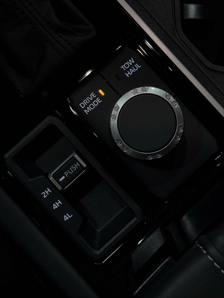 TOYOTA Sequoia iForce Max Capstone