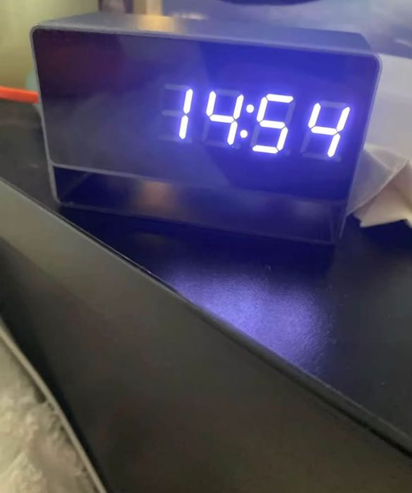 Ceas cu cameră video spion