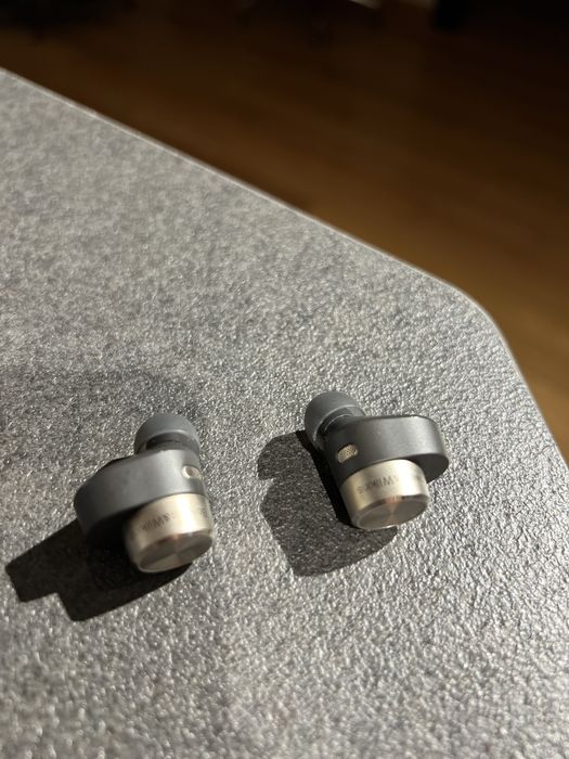 Casti Bowers & Wilkins PI7