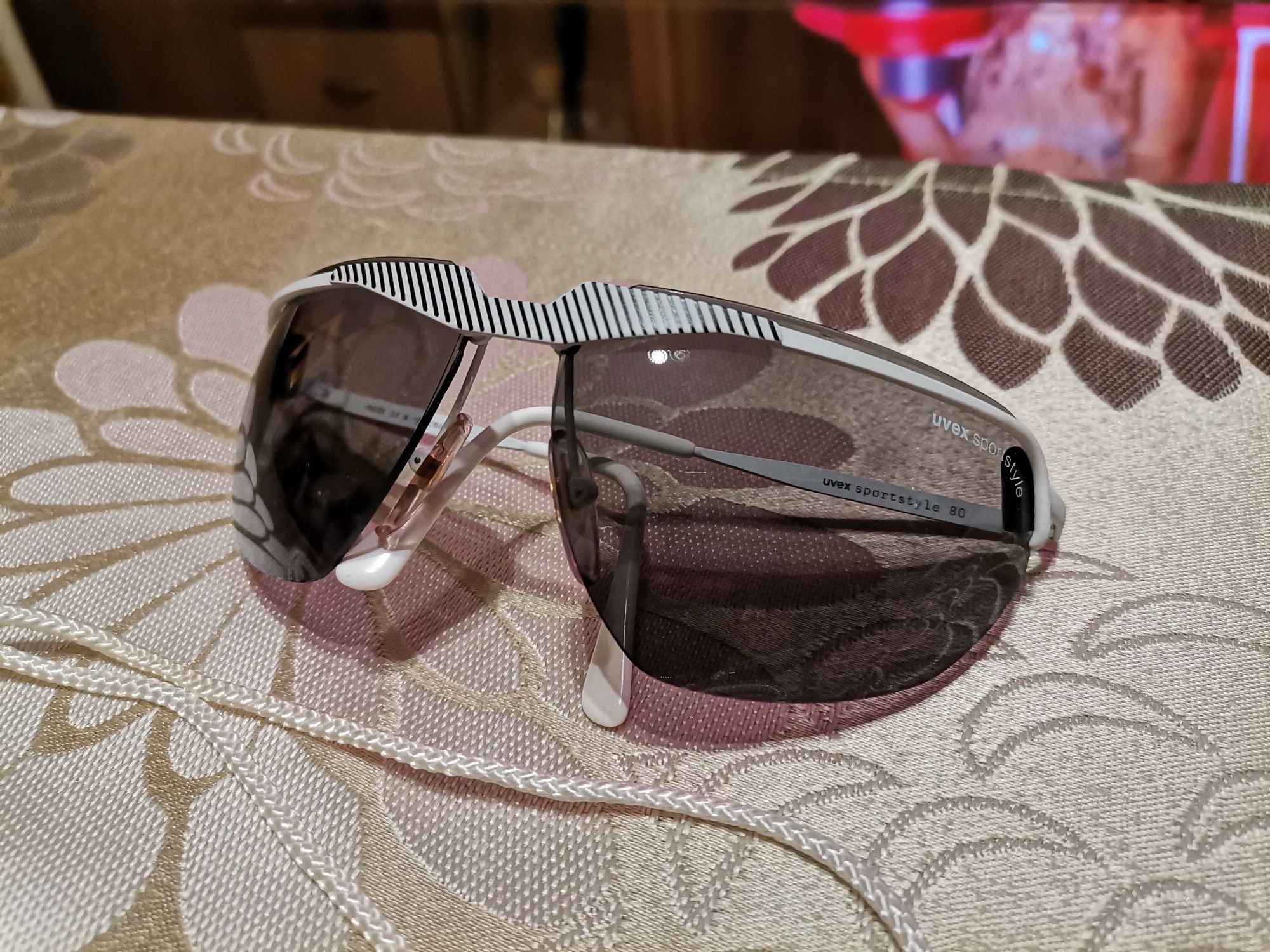 Спортни слънчеви очила Uvex Sportstyle 80