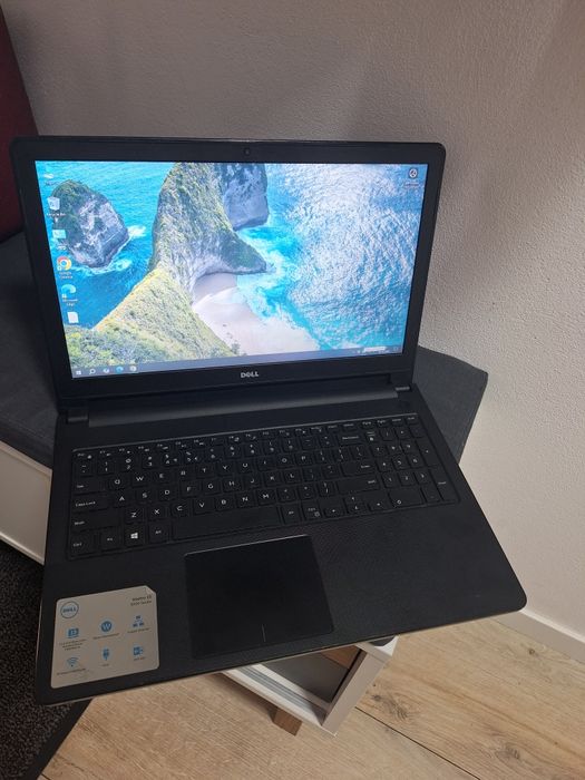 Laptop Dell funcțional intel i7 gen 5 video dedicat 4gb ssd