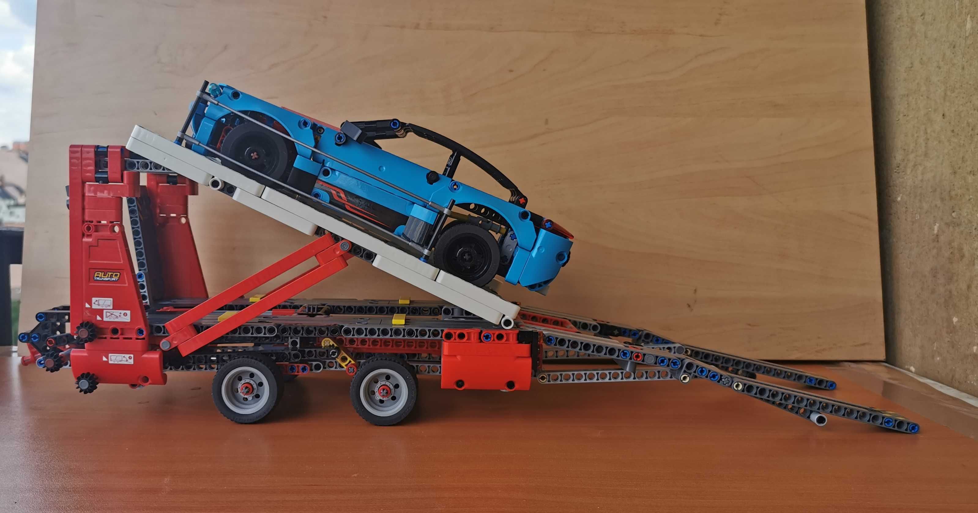 Lego Technic 42098 - Автовоз + 42093 Chevrolet Corvette ZR1