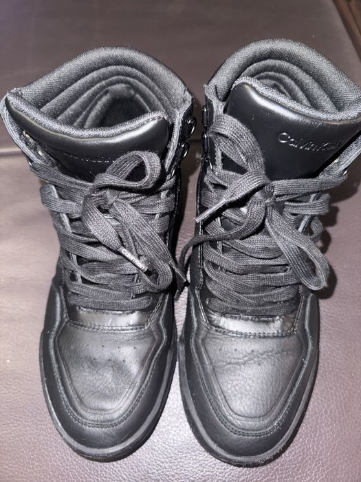 Calvin Clein-високи спортни обувки