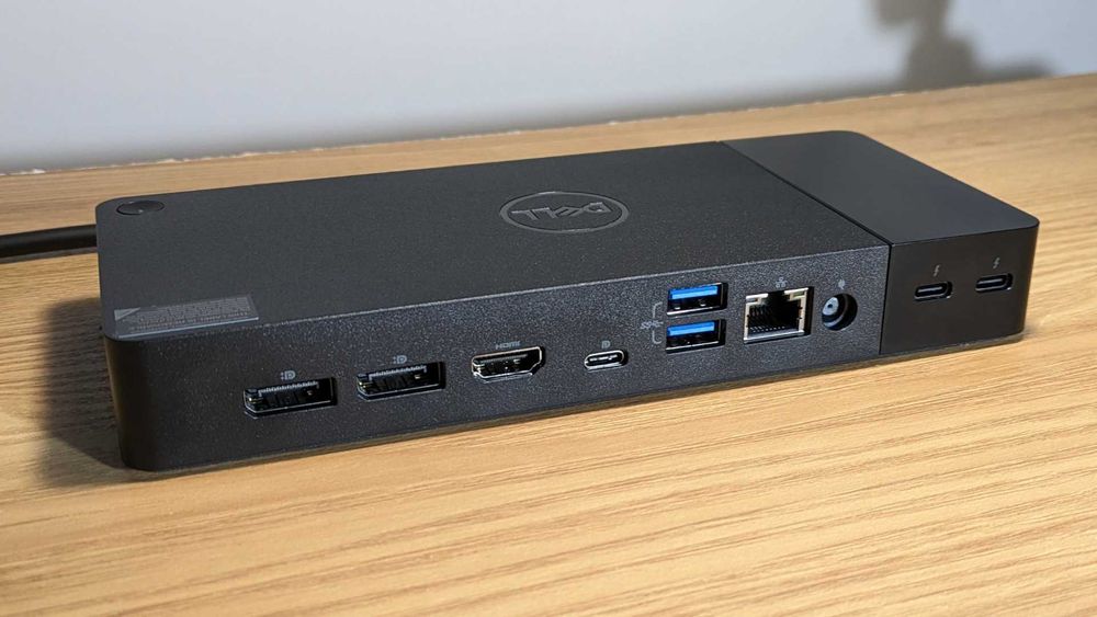 Неизползван комплект Dell Thunderbolt Dock – DELL WD22TB4 Windows/Mac