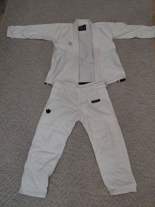 Продам кимоно кингз оригинал,,состояние новое носил пару раз