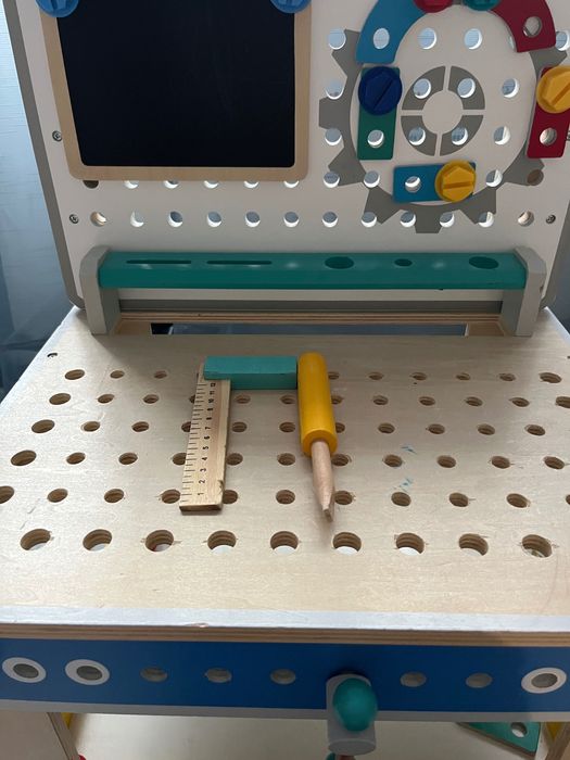 Дървена детска работна маса