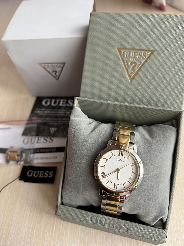 Часовник Guess