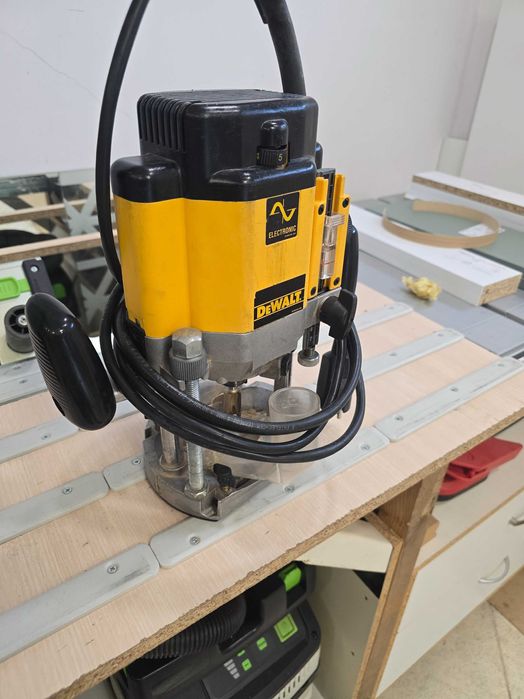 Обер фреза Dewot 2000W