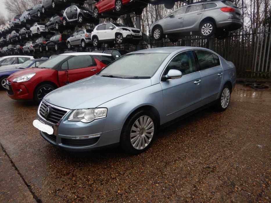 Far dreapta Volkswagen Passat B6 2008 Sedan 1.9 TDi
