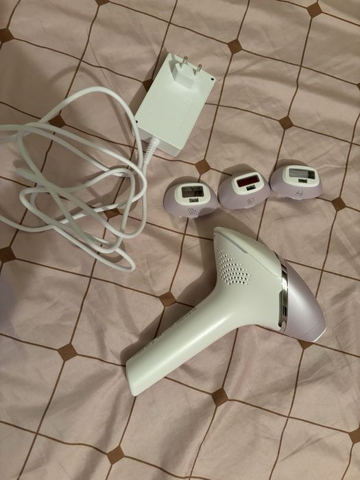 Фотоепилатор Philips Lumea Seria 8000 BRI947/00