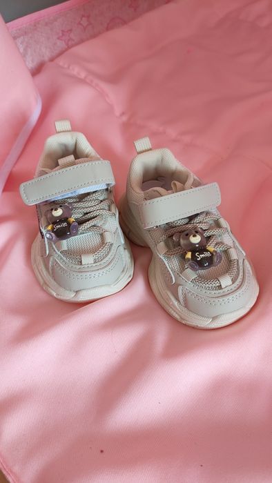 Новые детские кроссовки на липучке для девочки, обувь детская на годик