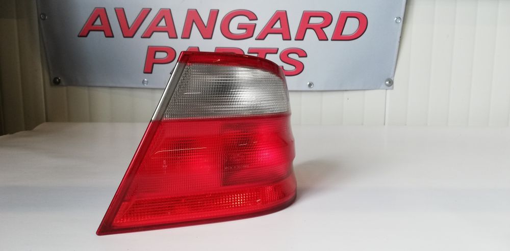 2 броя десен стоп Mercedes CLK W208 (1997-2003)