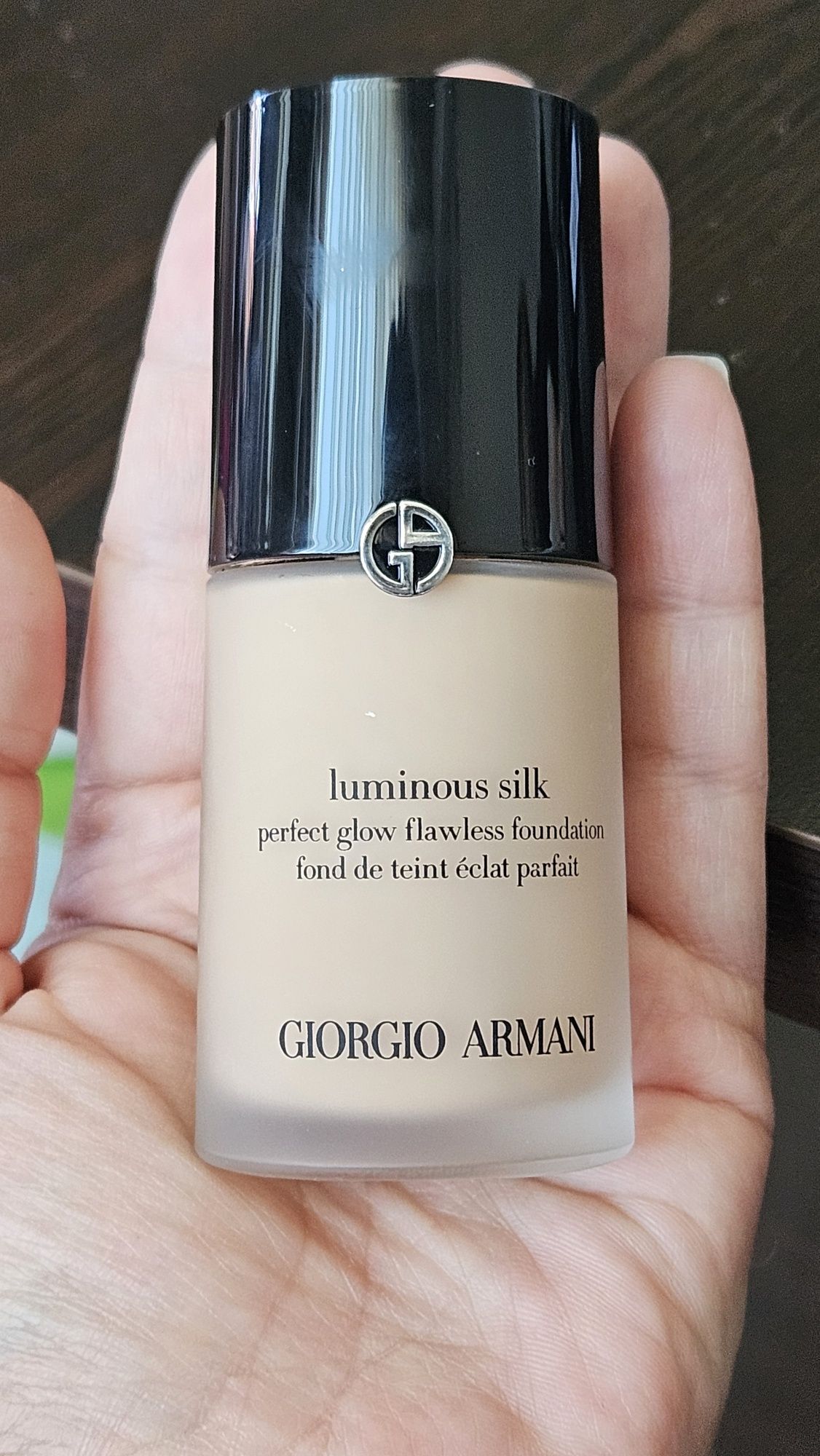 Фон дьо тен Armani luminous silk