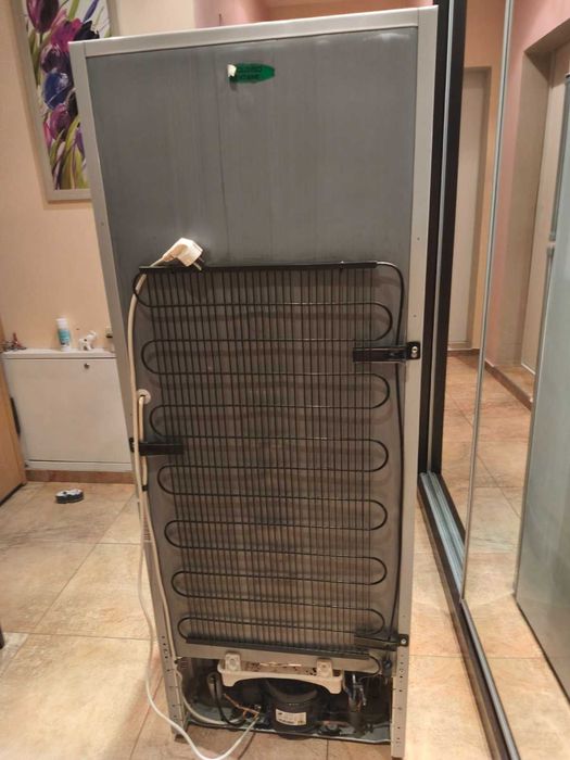 Хладилник с камера NEO