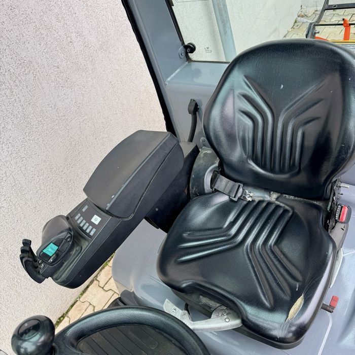 Stivuitor Jungheinrich TFG 425 GPL Triplex an 2017