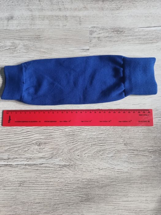 Чисто нови калци + подарък! Син и бял цвят!