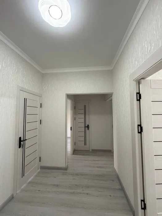 Продается 3х комнатная квартира,Район Сергели 7,метро 3 я станция,0837