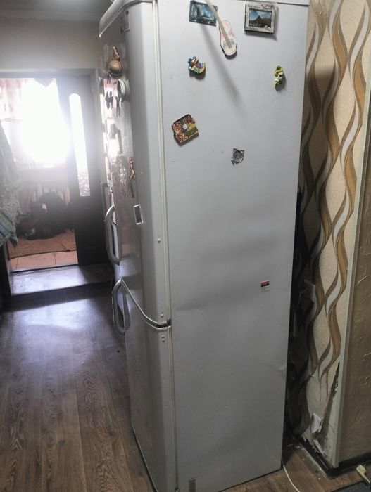 Продам холодильник Аристон
