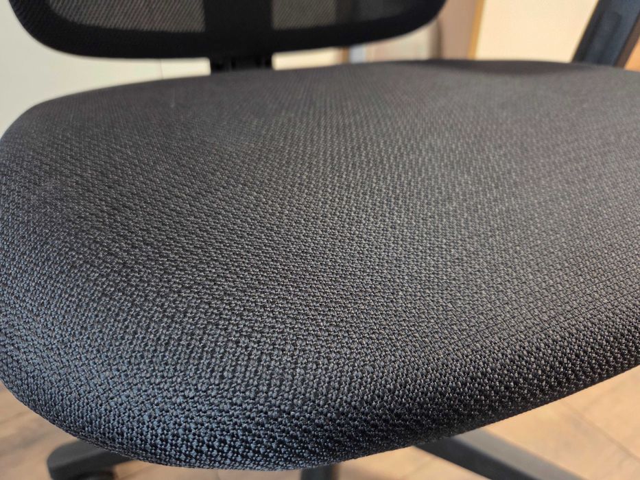 Офис стол Haworth Lively Black