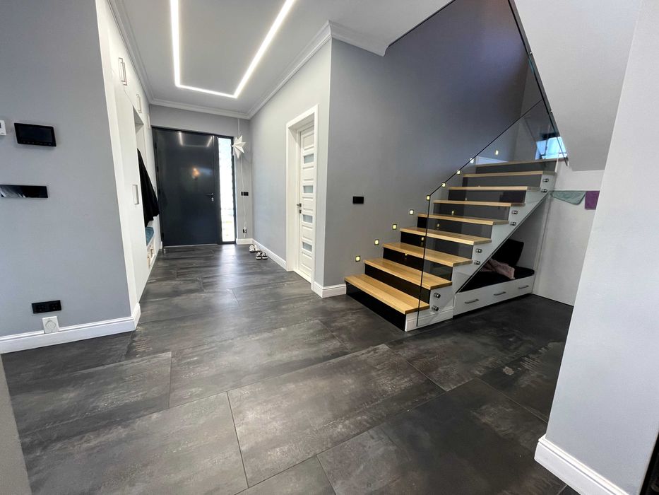 Vand ‪CASA - VILA Zona 1 Central , Turda