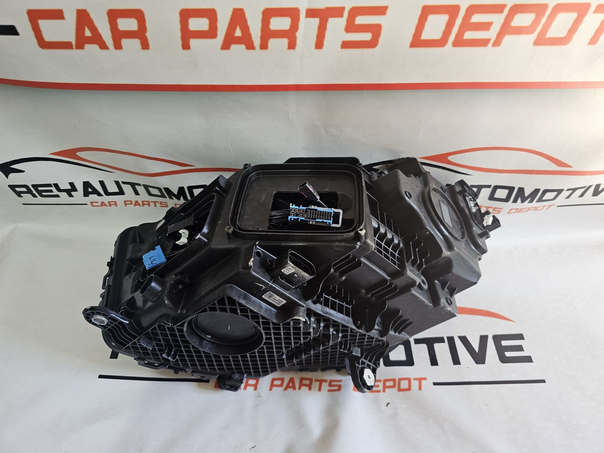Far dreapta led Mercedes GLC W254 cod A2549063202 avariat