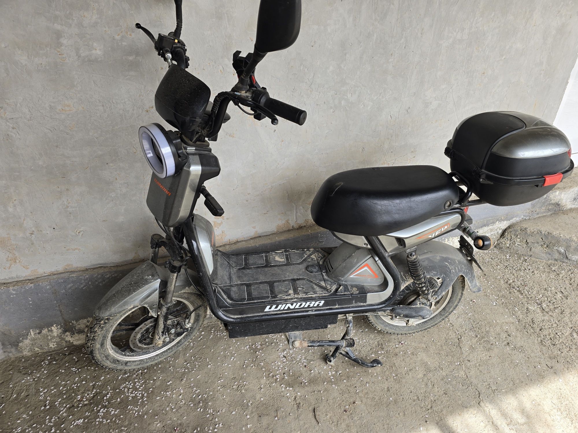 Skuter sotlad juda juda srochni pul kerak